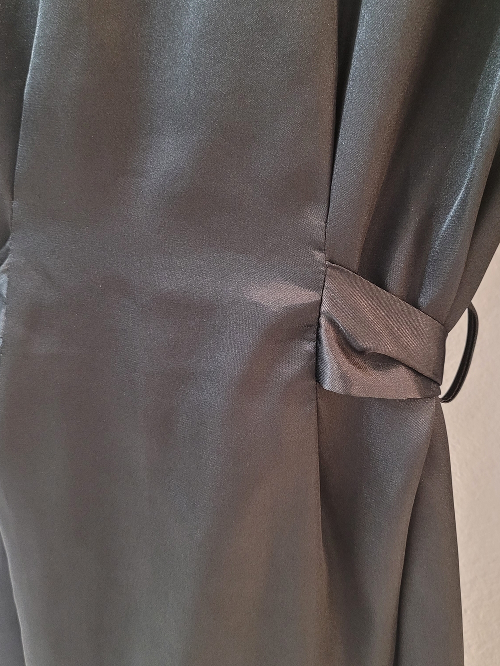 Jones New York Black Satin Lace-Trim Wrap Robe Size S/M - Picture 6 of 12